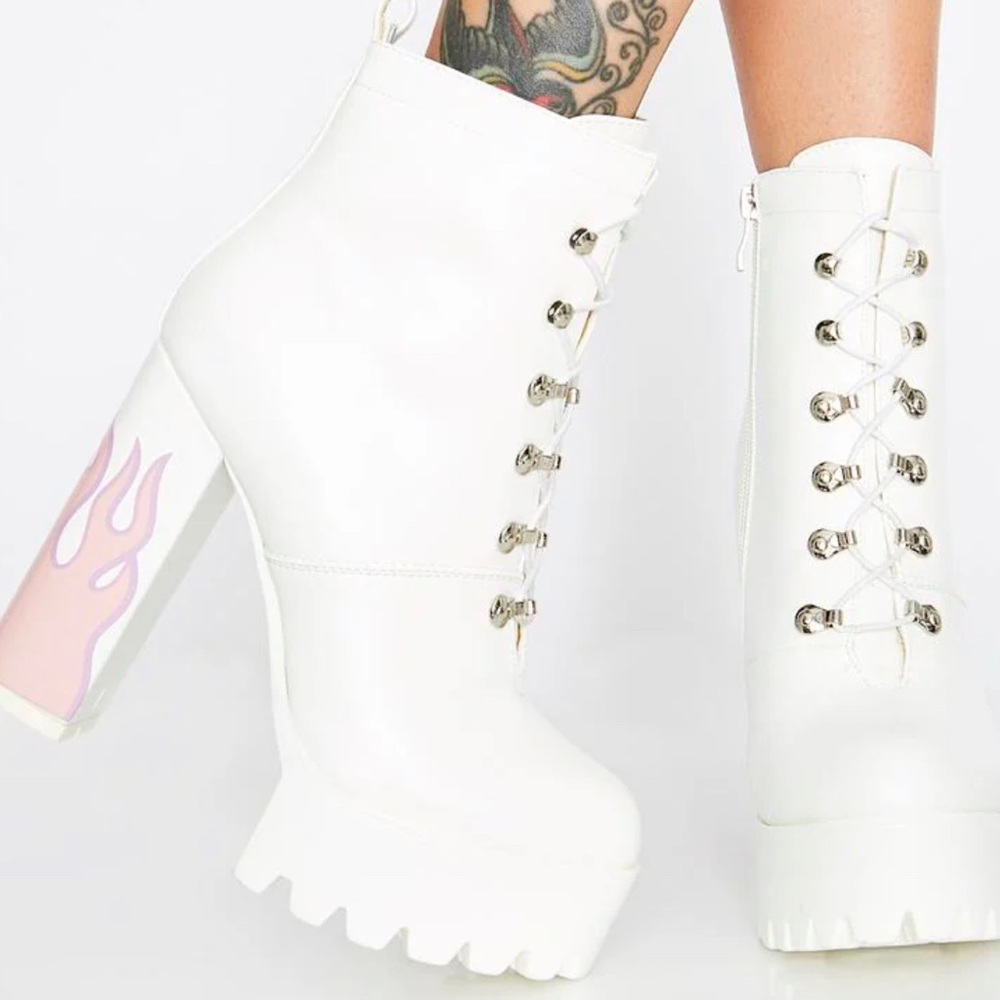 Lamoda White Platform Lace-up Booties W/ Pink Flame Gently Used Women’s Sz 8.5 - Picture 15 of 15